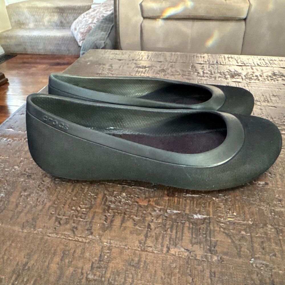 Crocs Slippers Womens 7 Black Nanook Ballet Flats Faux Fur Lined Comfort Slip On
